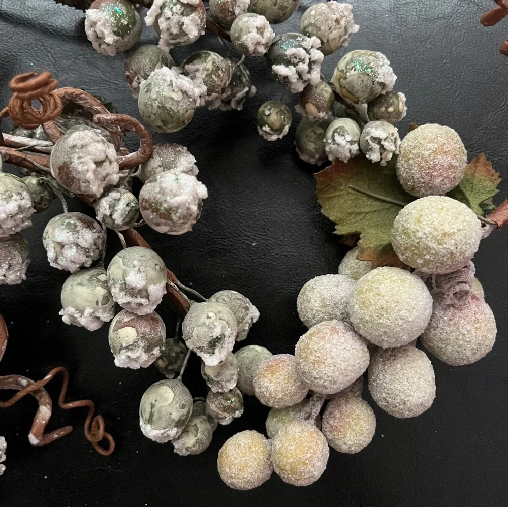 Frosted Artificial Grapevine Decor (4)